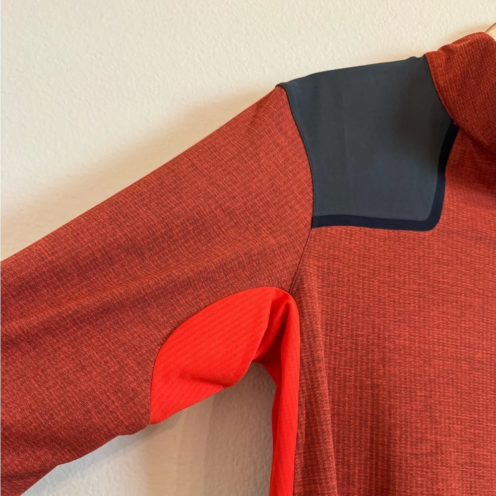 The North Face Flash Dry Men’s Lightweight Performance Shirt